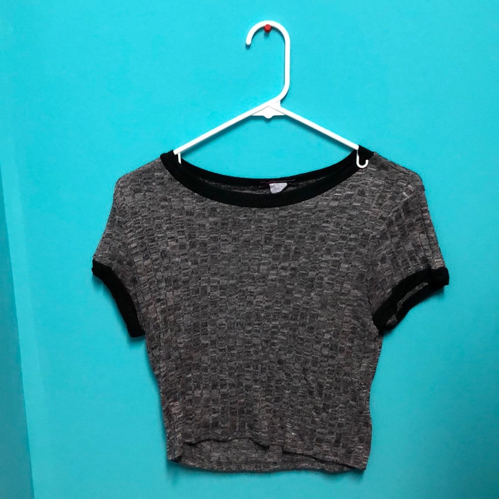 Grey patterned crop top